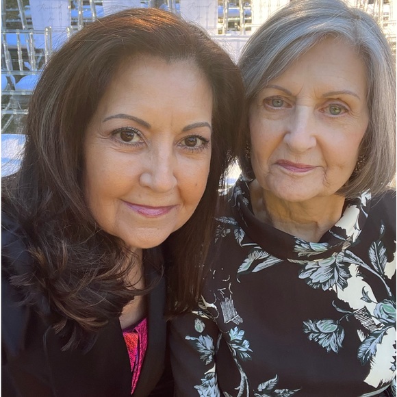 HI QUEENS !! I HOPE YOU CAN JOIN ME TODAY FOR MY BIGGEST SALE TO DATE!! 1:31EST - Picture 8 of 17